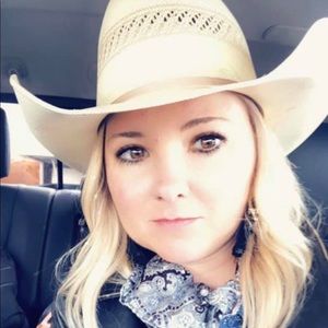 Meet your Posher, Kari